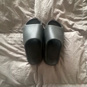 🖤 ADIDAS YEEZY SLIDES 🖤